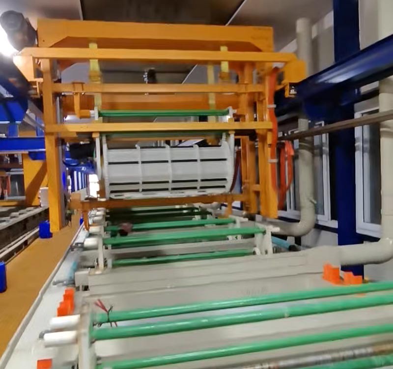 Soluzioni personalizzate per linee di galvanostegia automatiche per produttori di trattamenti superficiali metallici
